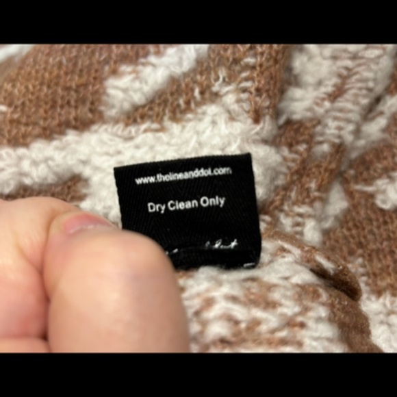 Line & Dot x Revolve Houndstooth Plush Sweater Cream/Toffee Brown Size M - NWT - Picture 14 of 16